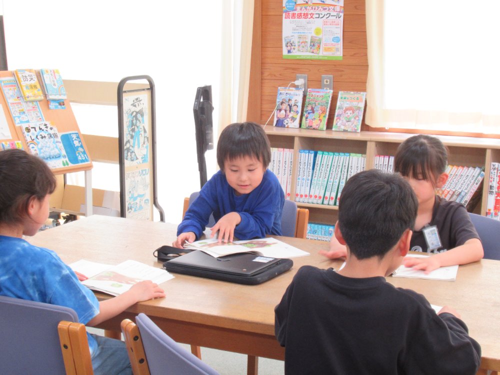 5/8　第２学年国語の授業を参観しました。 6