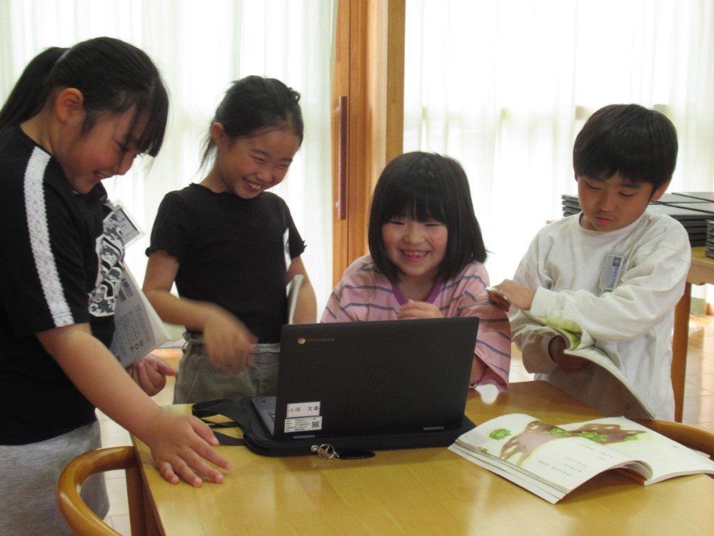 5/8　第２学年国語の授業を参観しました。 2